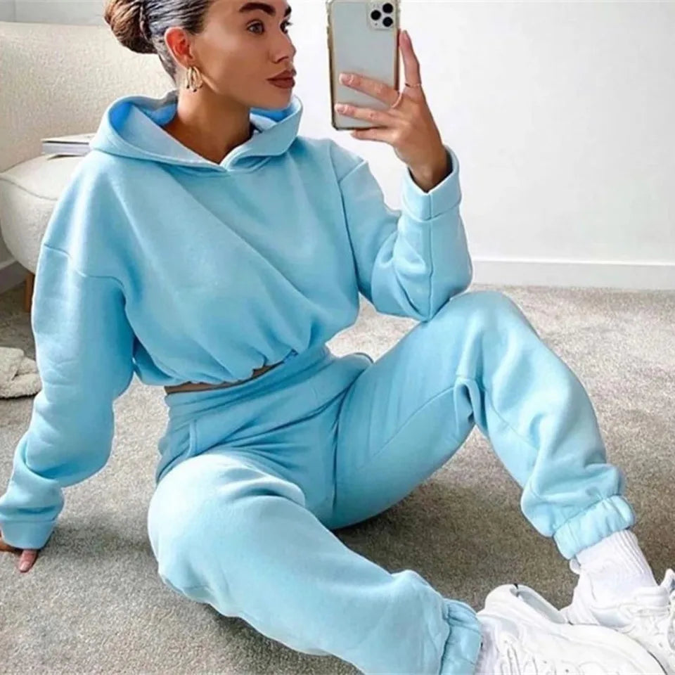 S-XXL Women's Winter Sportswear Set Oversized Hoodie and Sweatpants Solid Color Above Knee Length Casual Short Tops.                            M.Esk